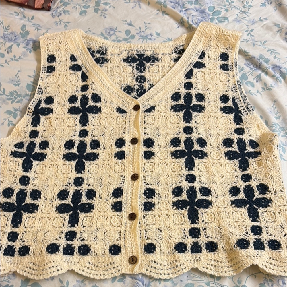 Vintage Crochet Vest with Floral Pattern